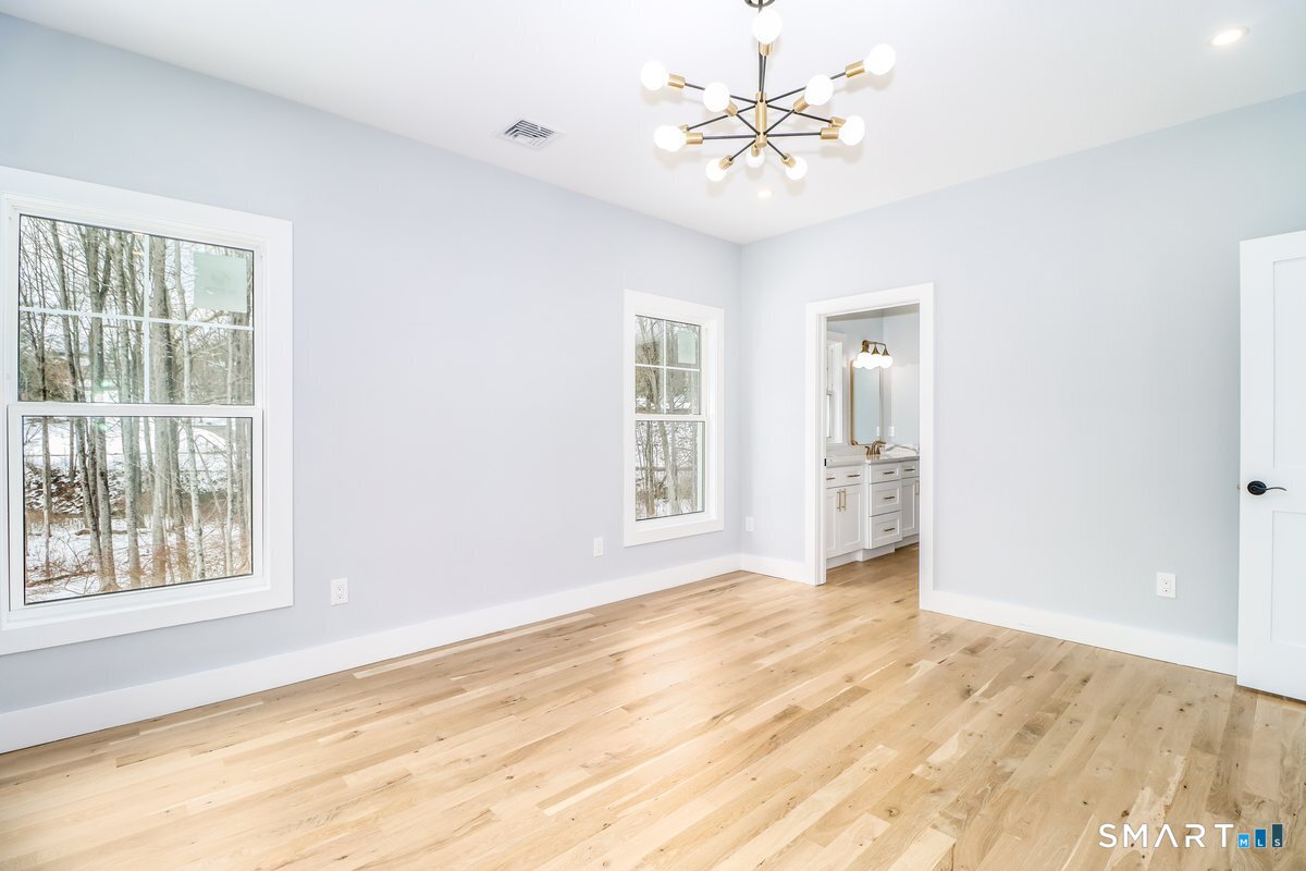 5 Brook Hollow Drive