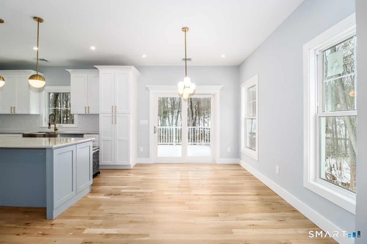 5 Brook Hollow Drive