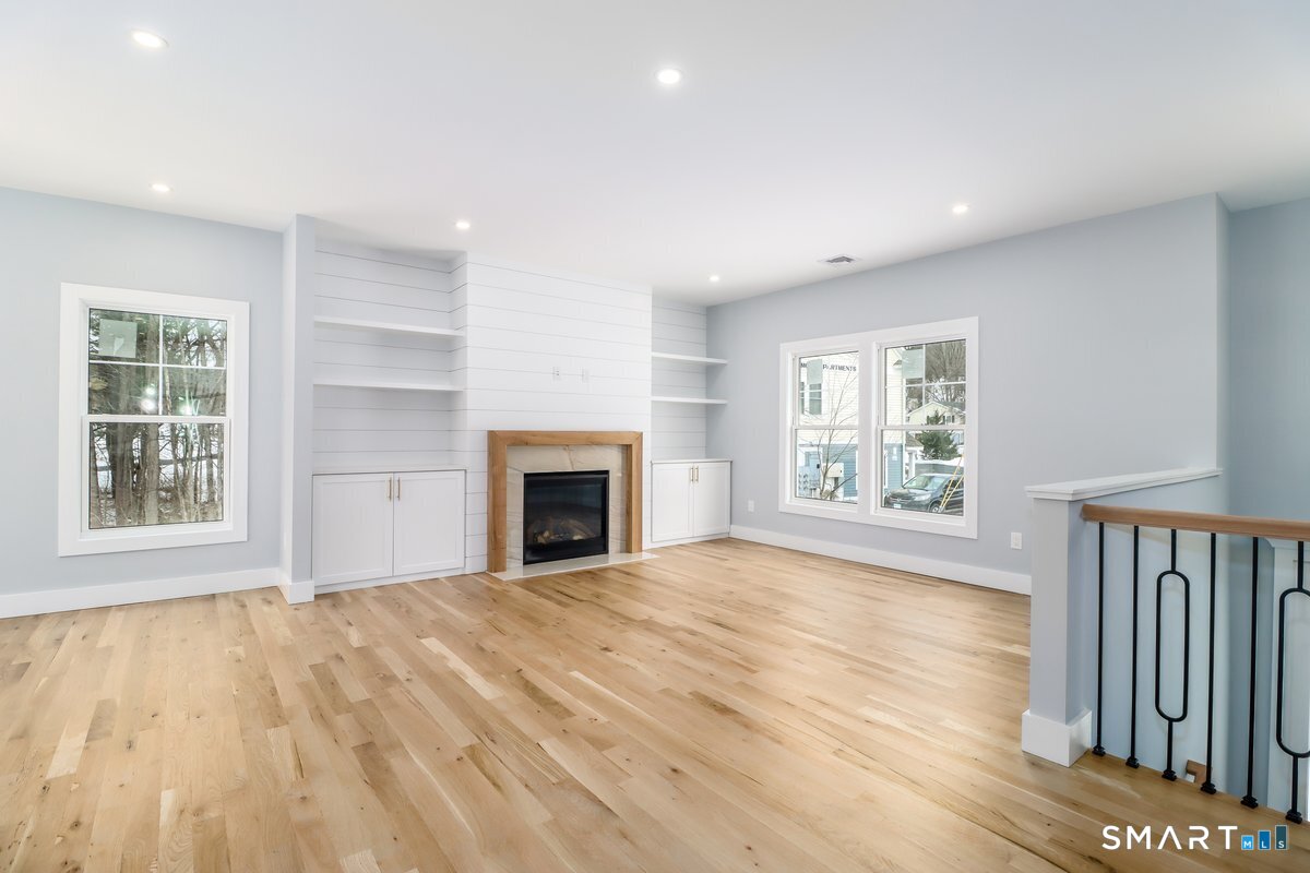 5 Brook Hollow Drive