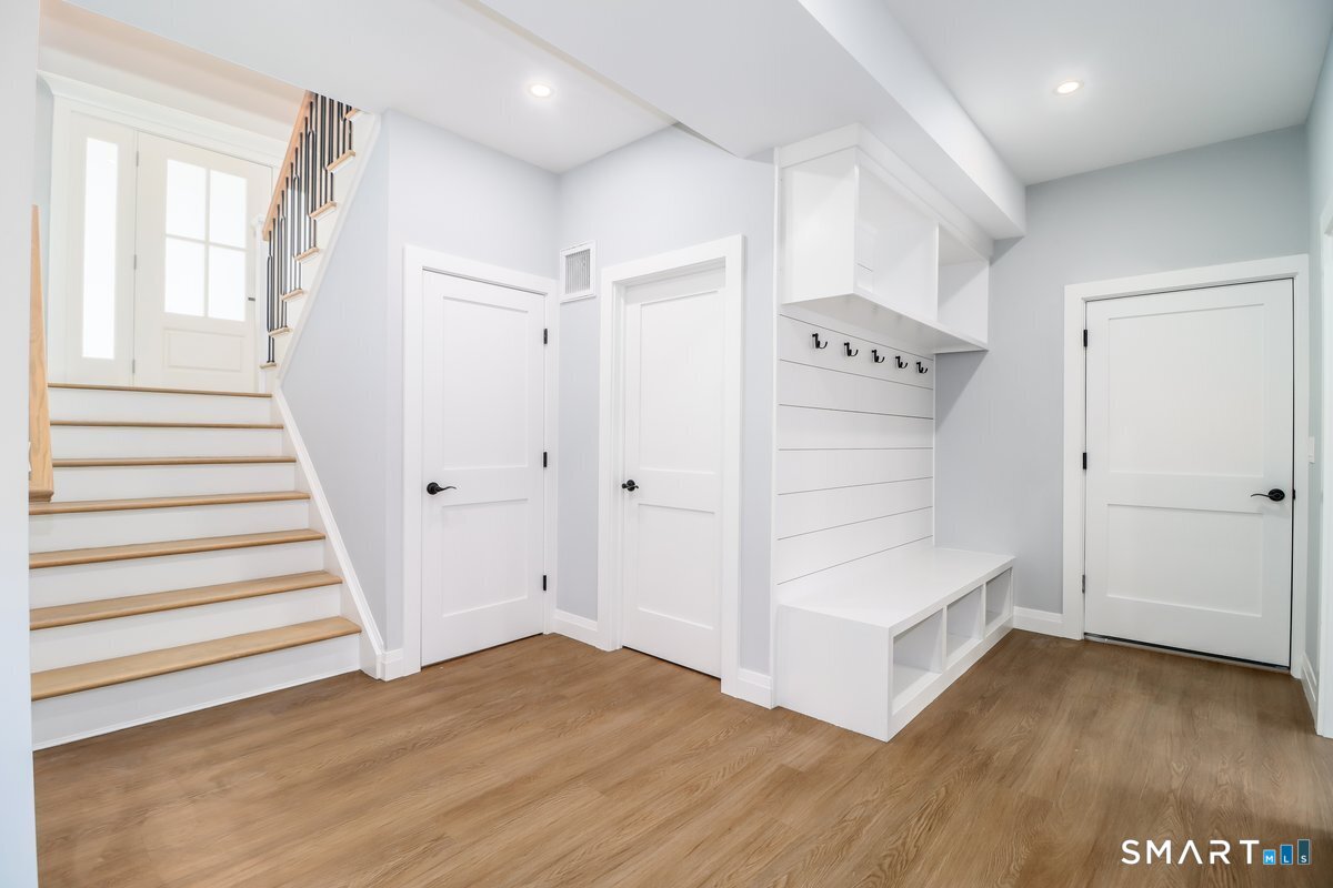 5 Brook Hollow Drive