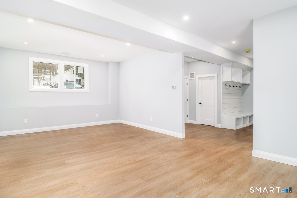 5 Brook Hollow Drive