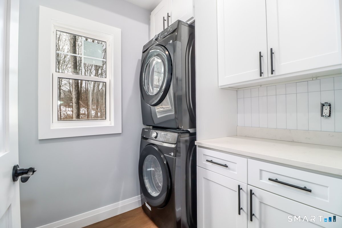 5 Brook Hollow Drive