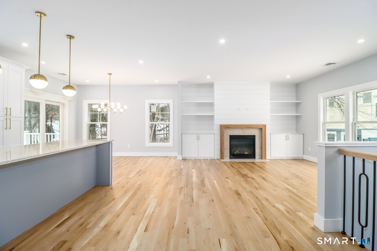 5 Brook Hollow Drive