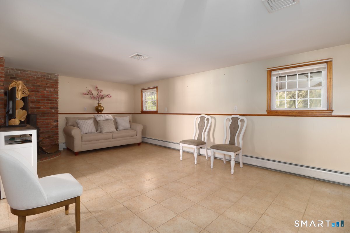 21 Rolling Glen Drive