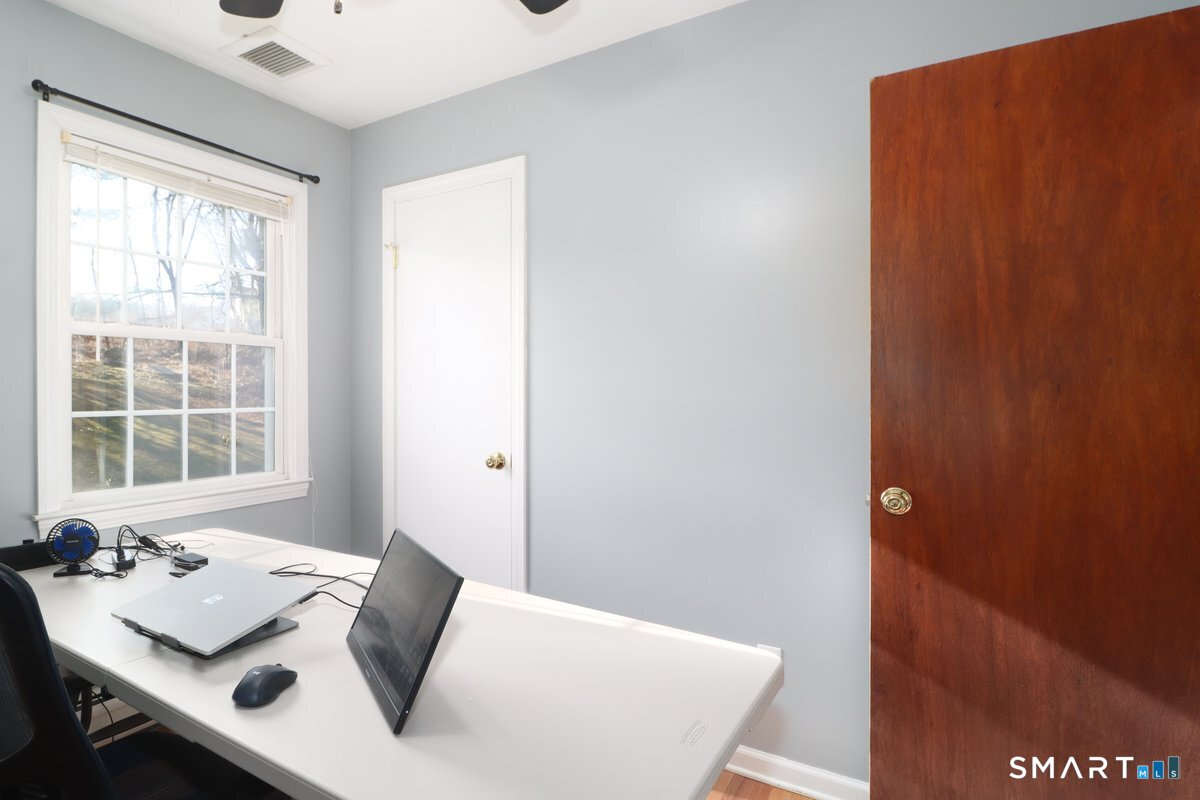 21 Rolling Glen Drive