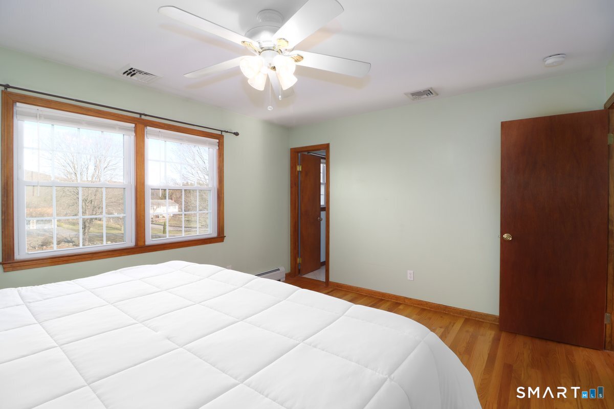 21 Rolling Glen Drive