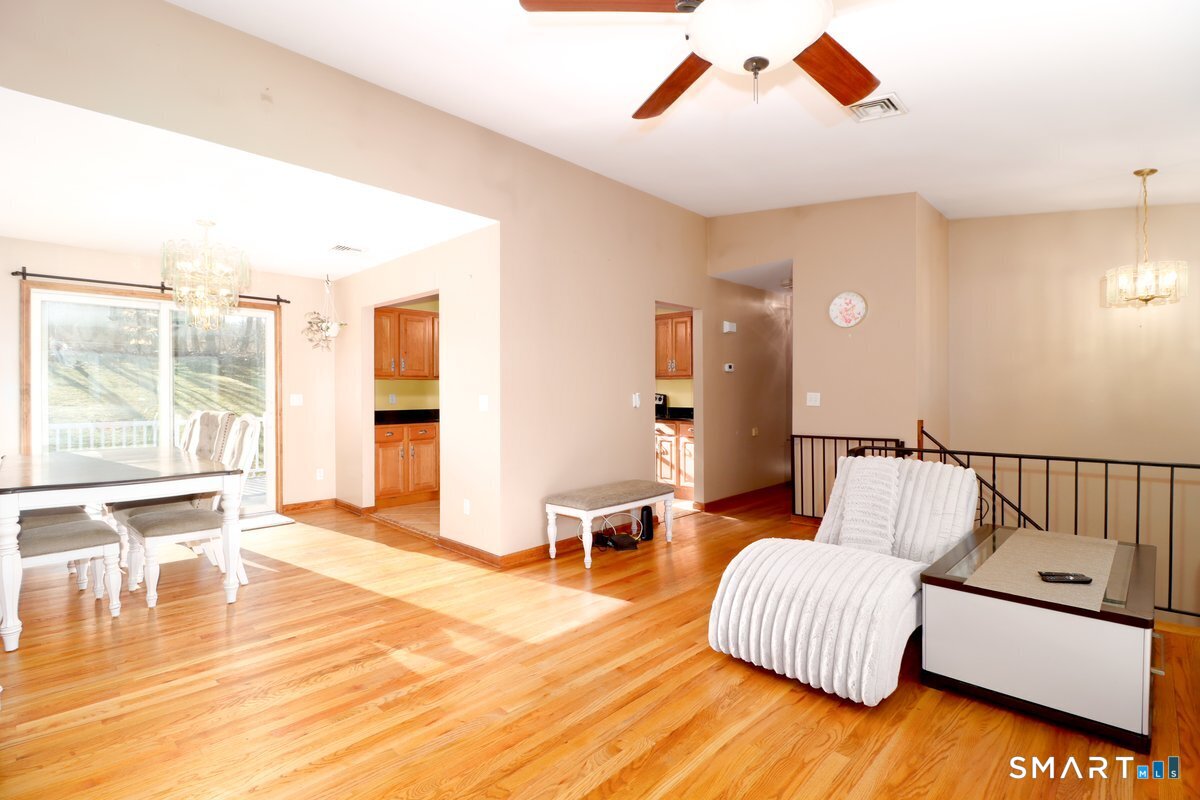 21 Rolling Glen Drive