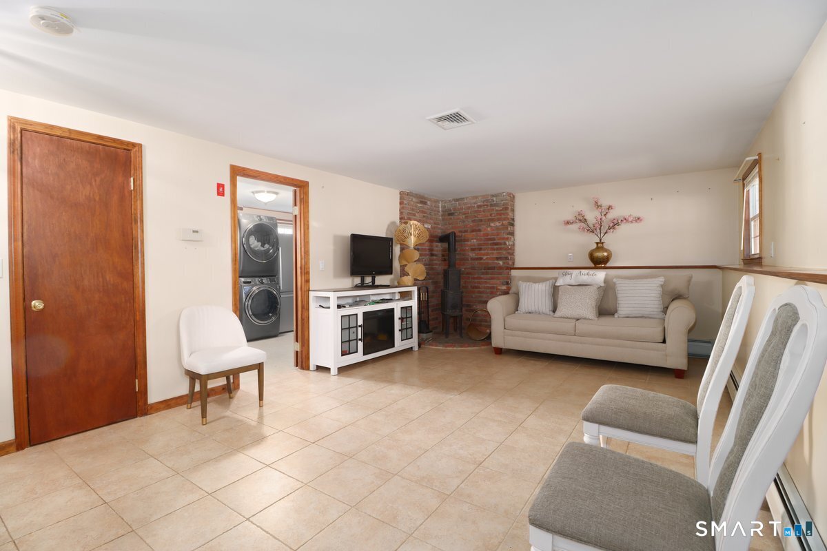 21 Rolling Glen Drive