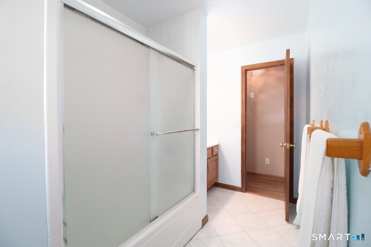 21 Rolling Glen Drive