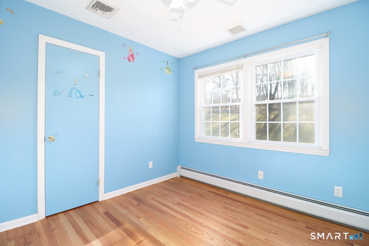 21 Rolling Glen Drive