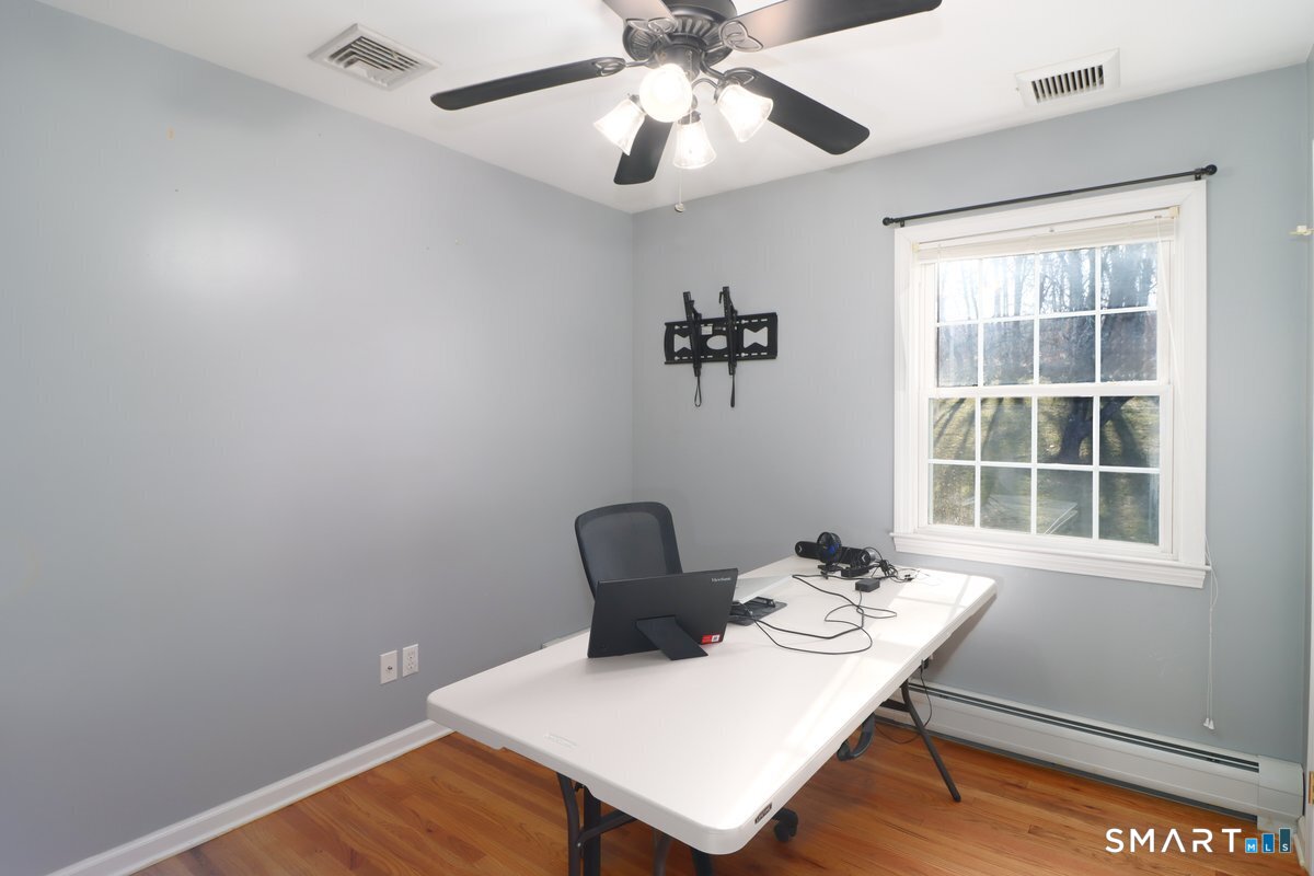 21 Rolling Glen Drive