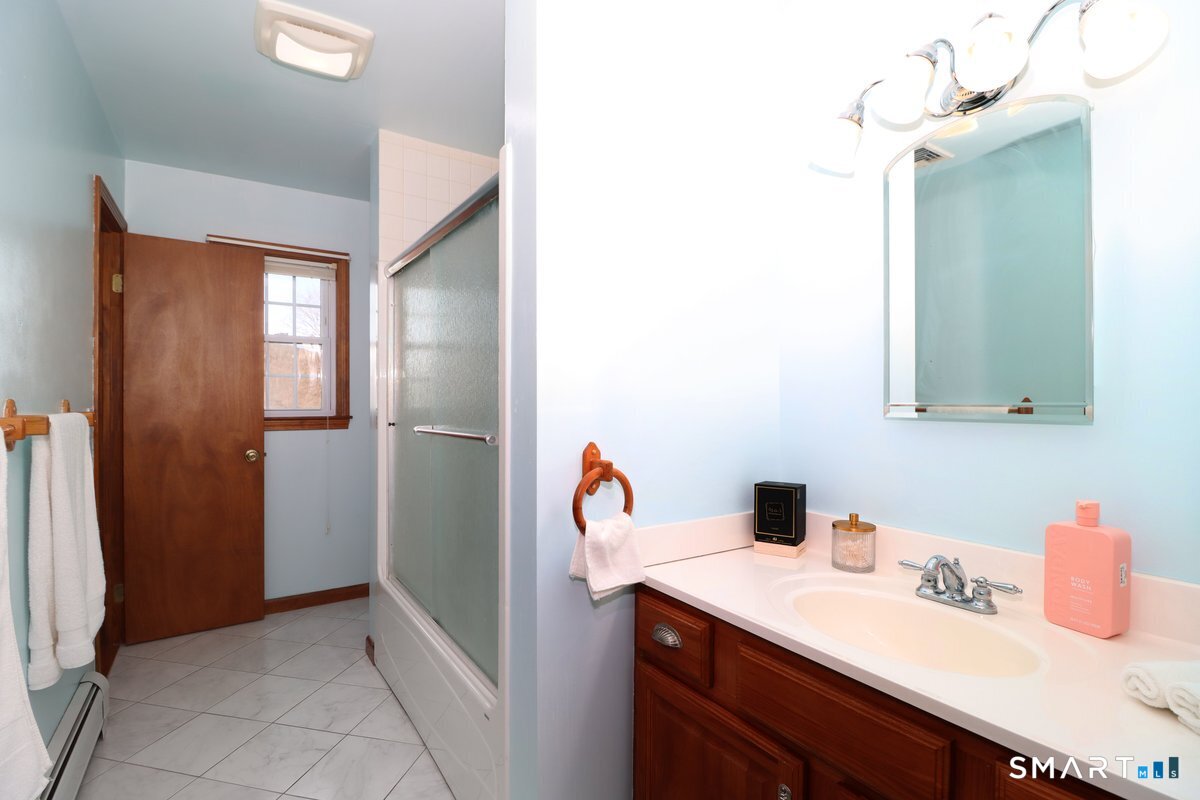 21 Rolling Glen Drive