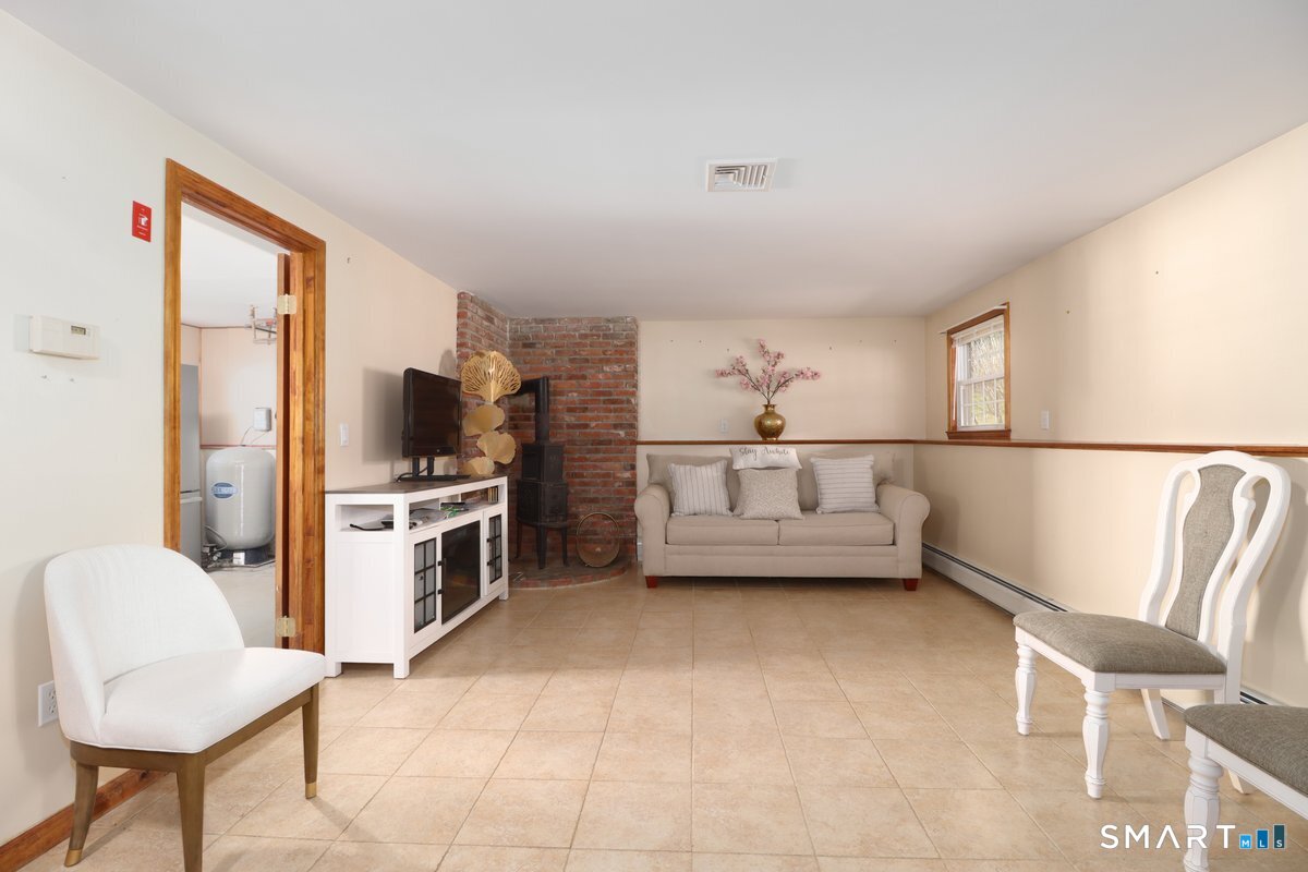 21 Rolling Glen Drive