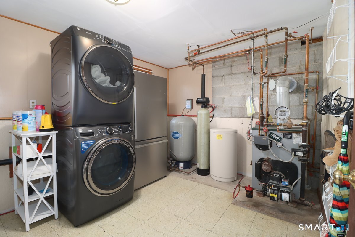 21 Rolling Glen Drive