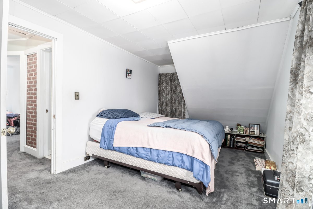 25 Hillside Avenue