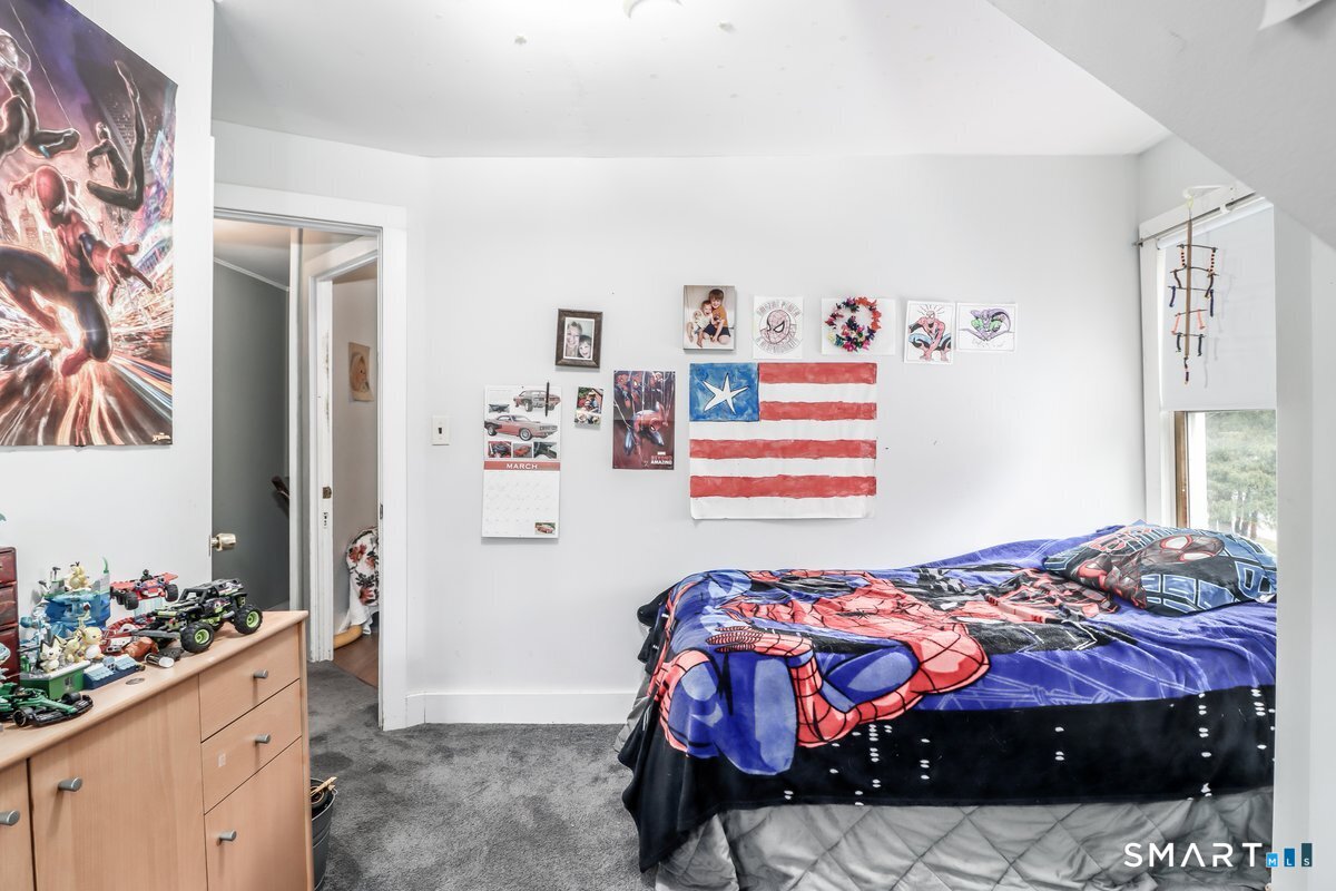 25 Hillside Avenue