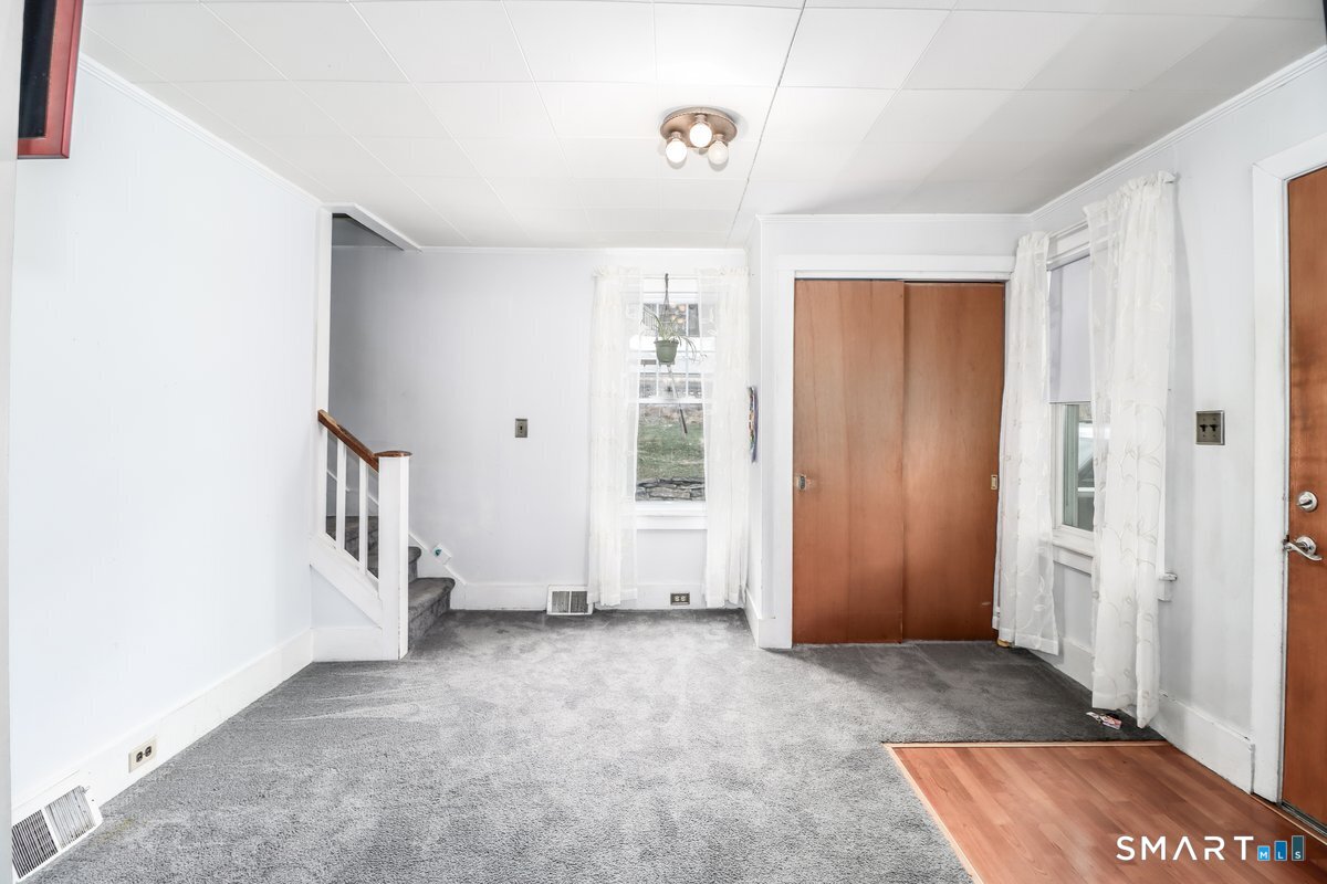 25 Hillside Avenue