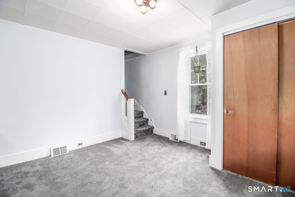 25 Hillside Avenue