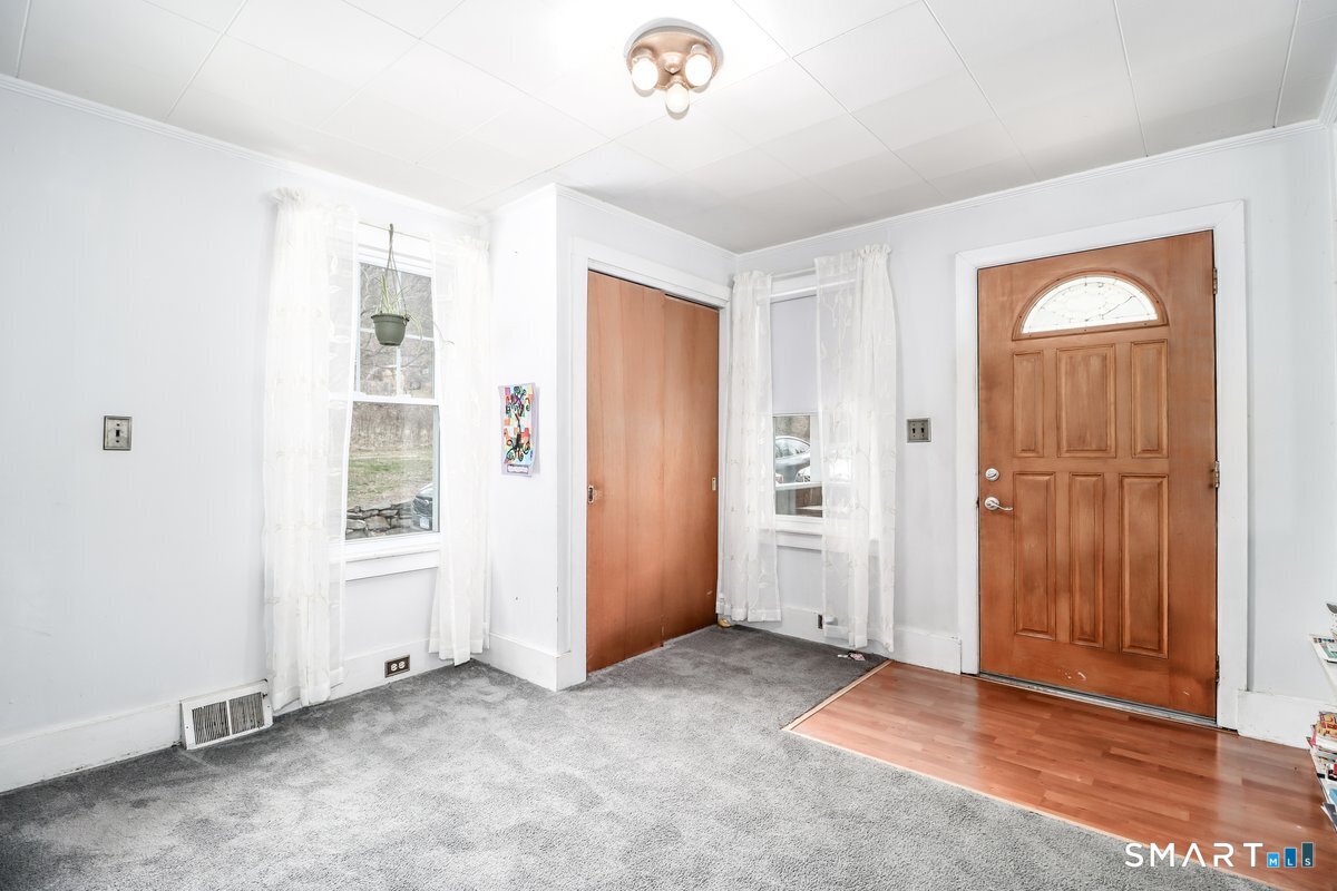 25 Hillside Avenue