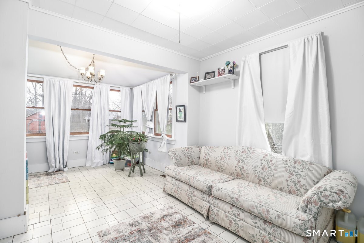 25 Hillside Avenue
