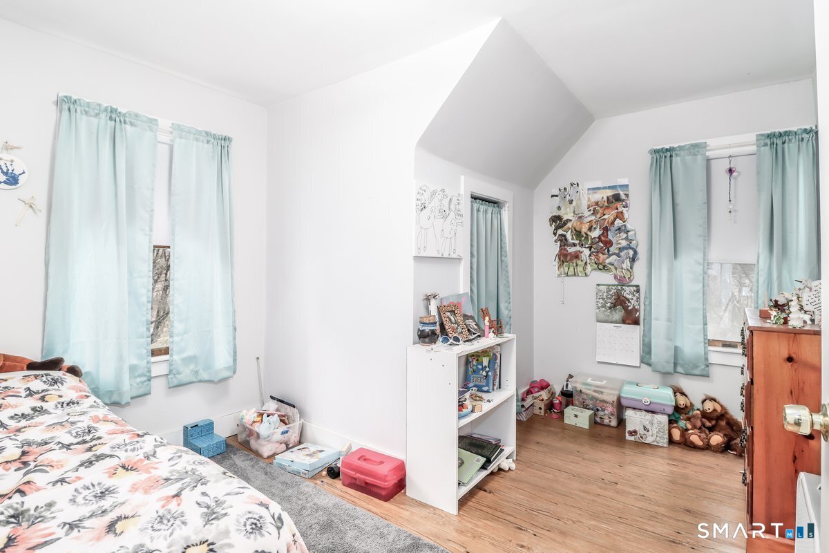 25 Hillside Avenue
