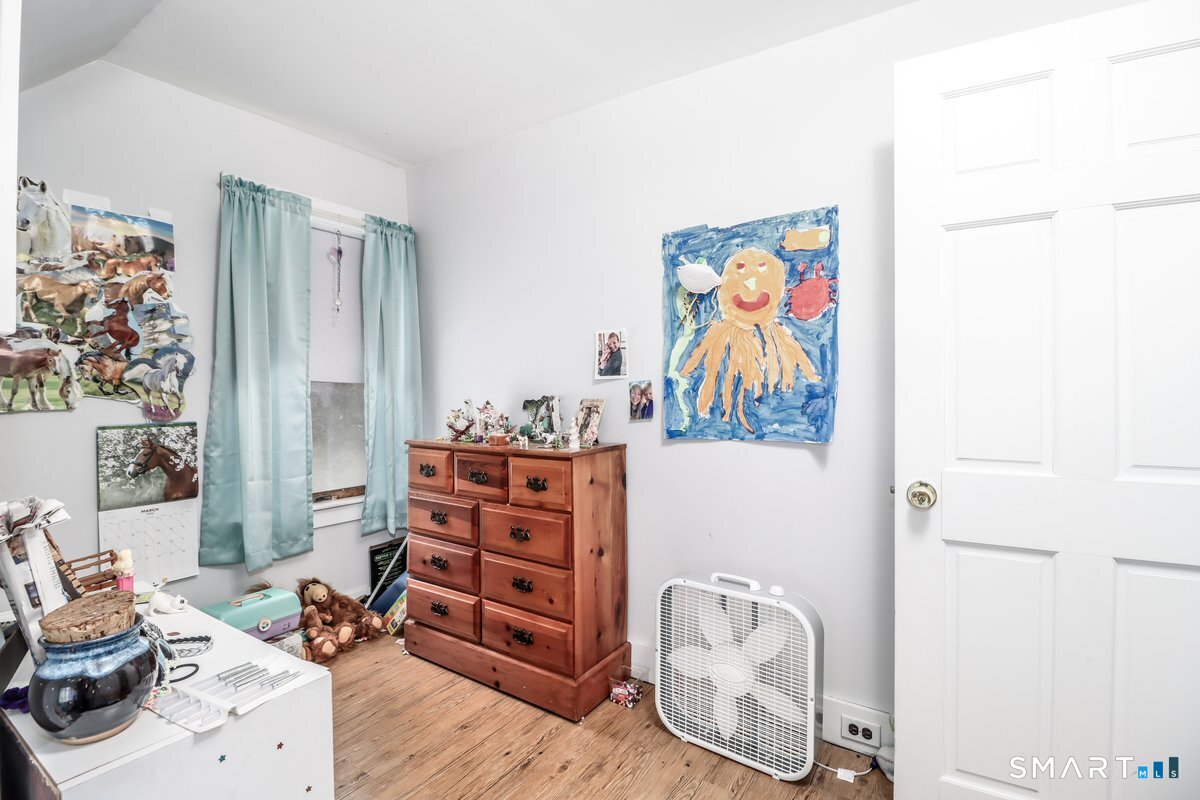 25 Hillside Avenue