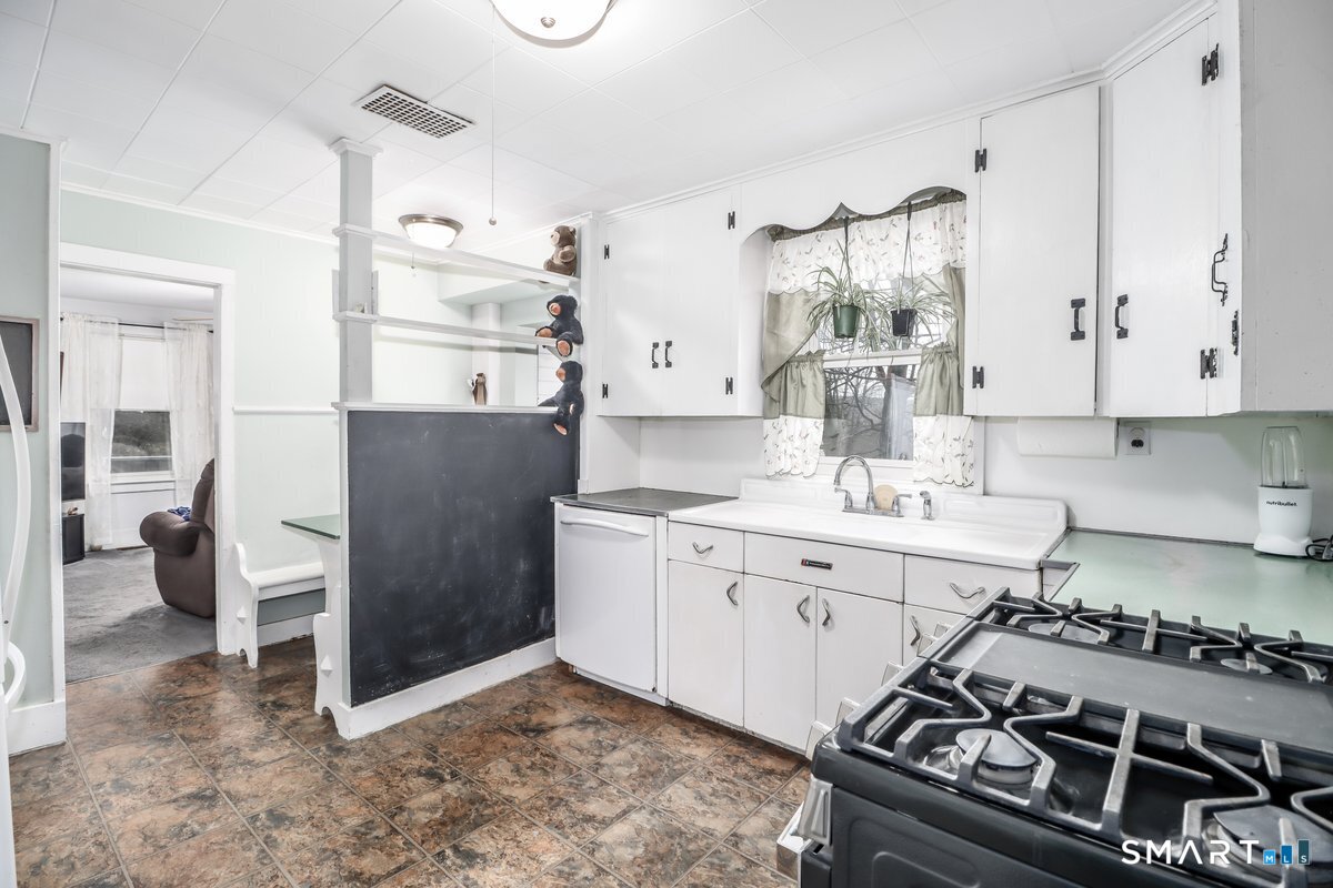 25 Hillside Avenue