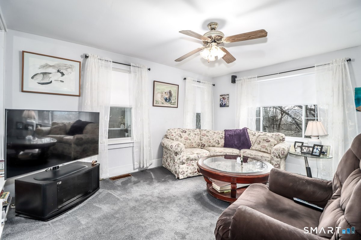 25 Hillside Avenue