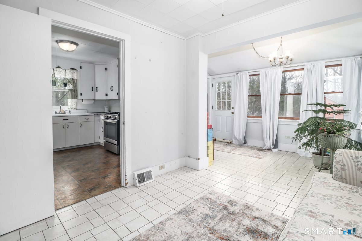 25 Hillside Avenue