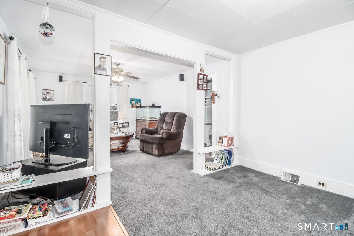 25 Hillside Avenue