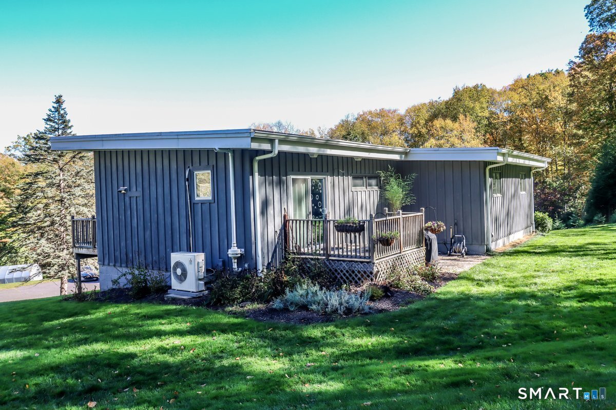 38 Cedar Ln Extension
