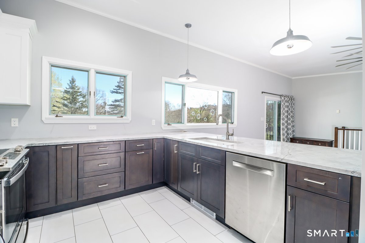 38 Cedar Ln Extension