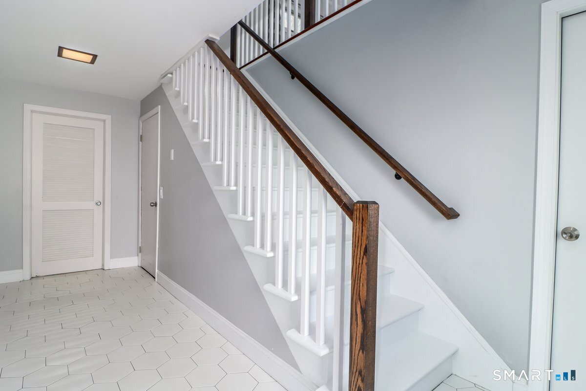 38 Cedar Ln Extension