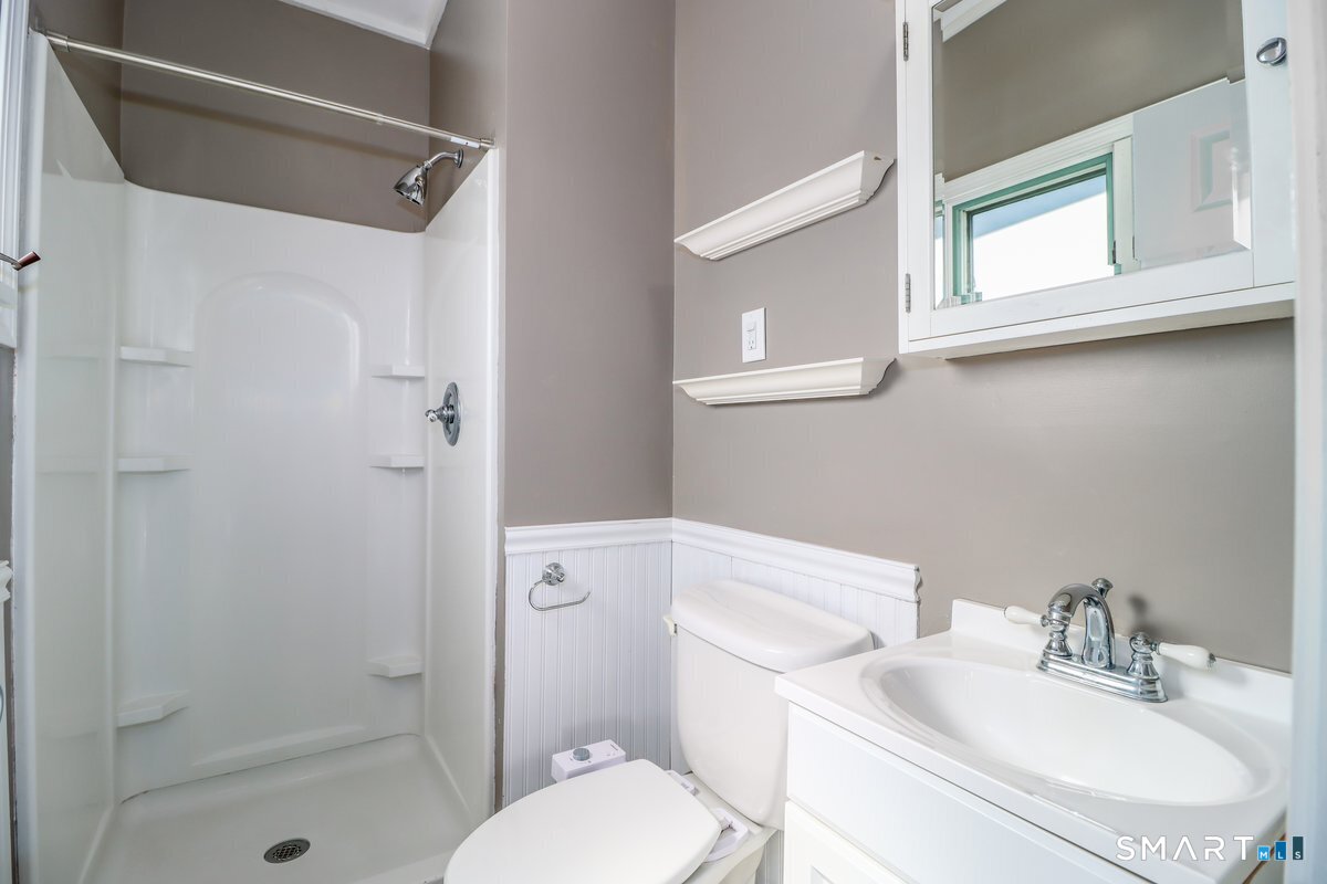 38 Cedar Ln Extension