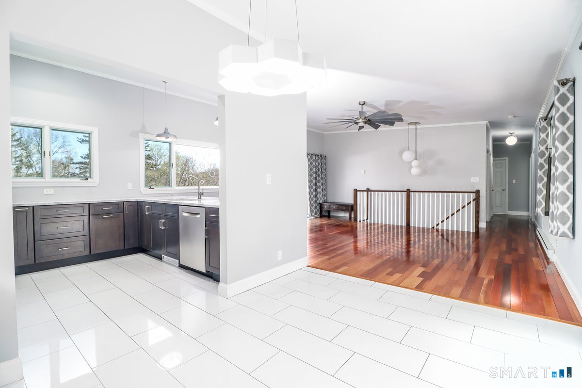 38 Cedar Ln Extension