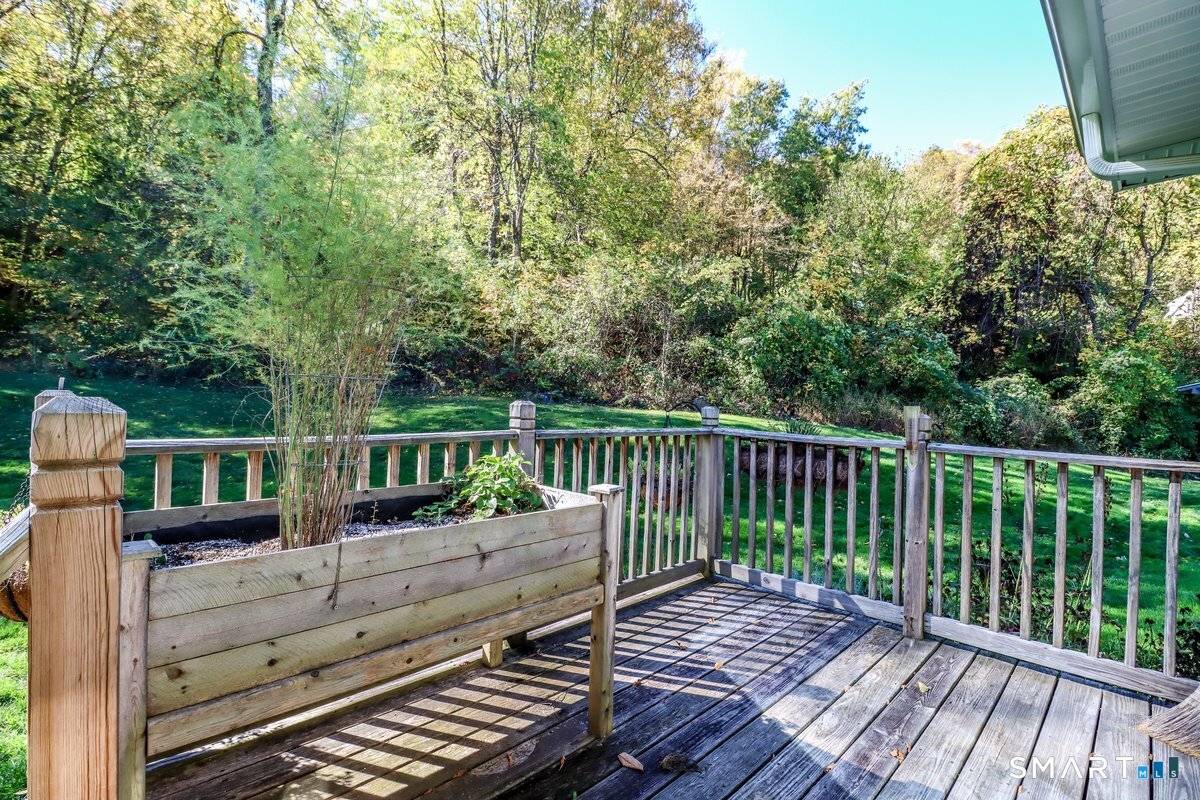 38 Cedar Ln Extension