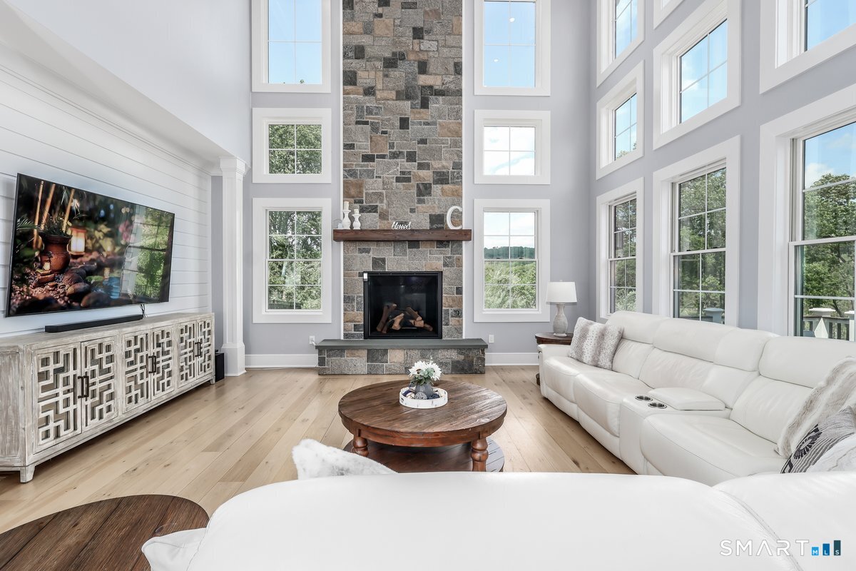 2 Pond View Lane