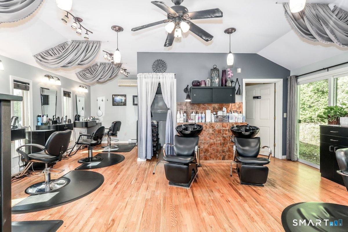 121 Litchfield Road