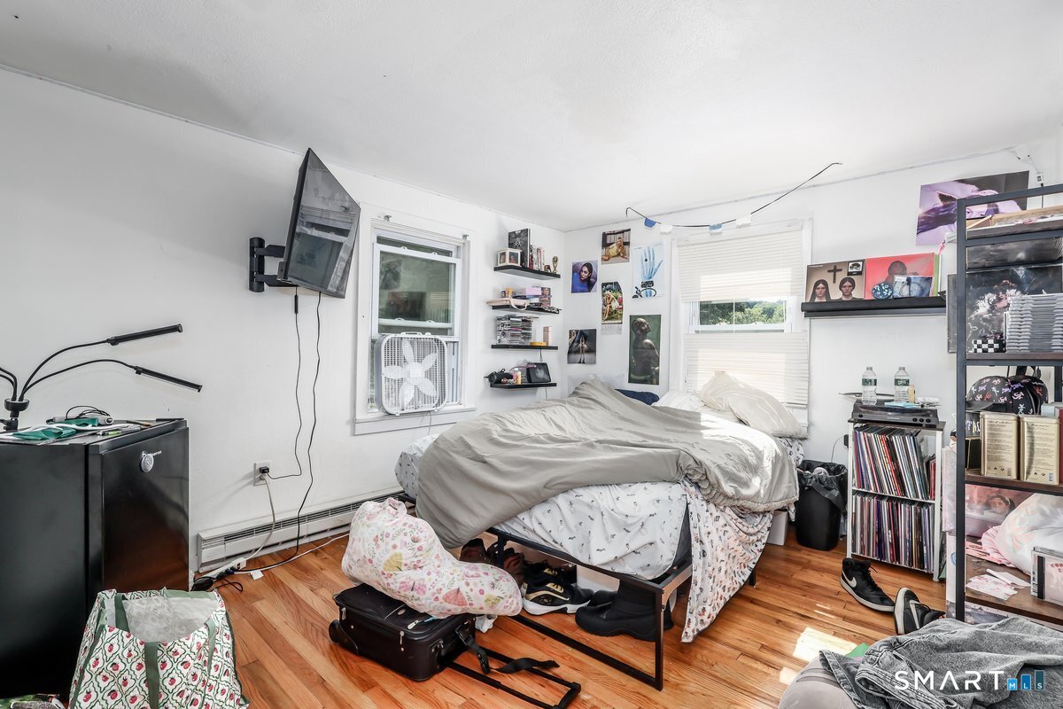 121 Litchfield Road