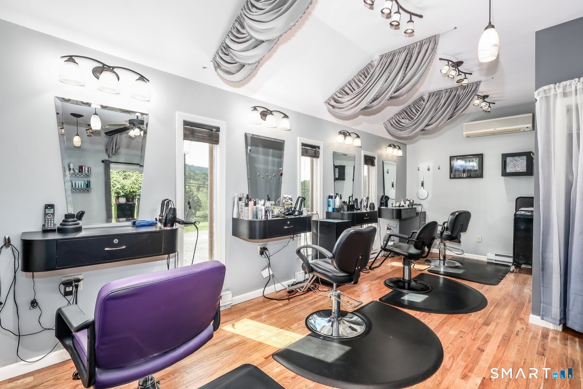 121 Litchfield Road