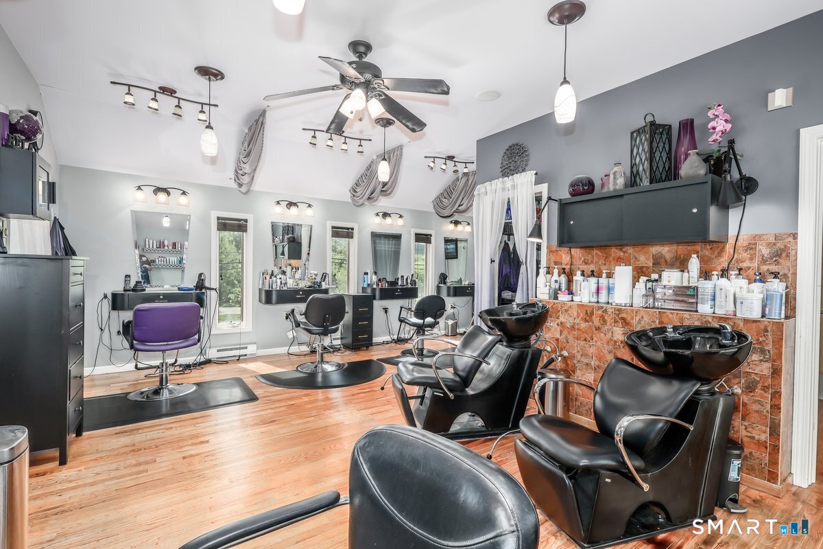 121 Litchfield Road