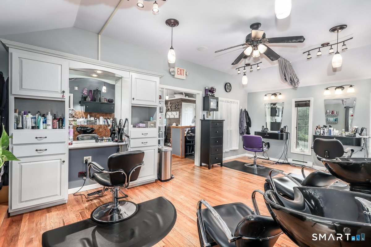 121 Litchfield Road