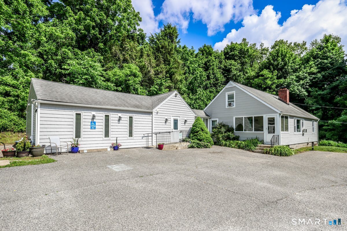 121 Litchfield Road
