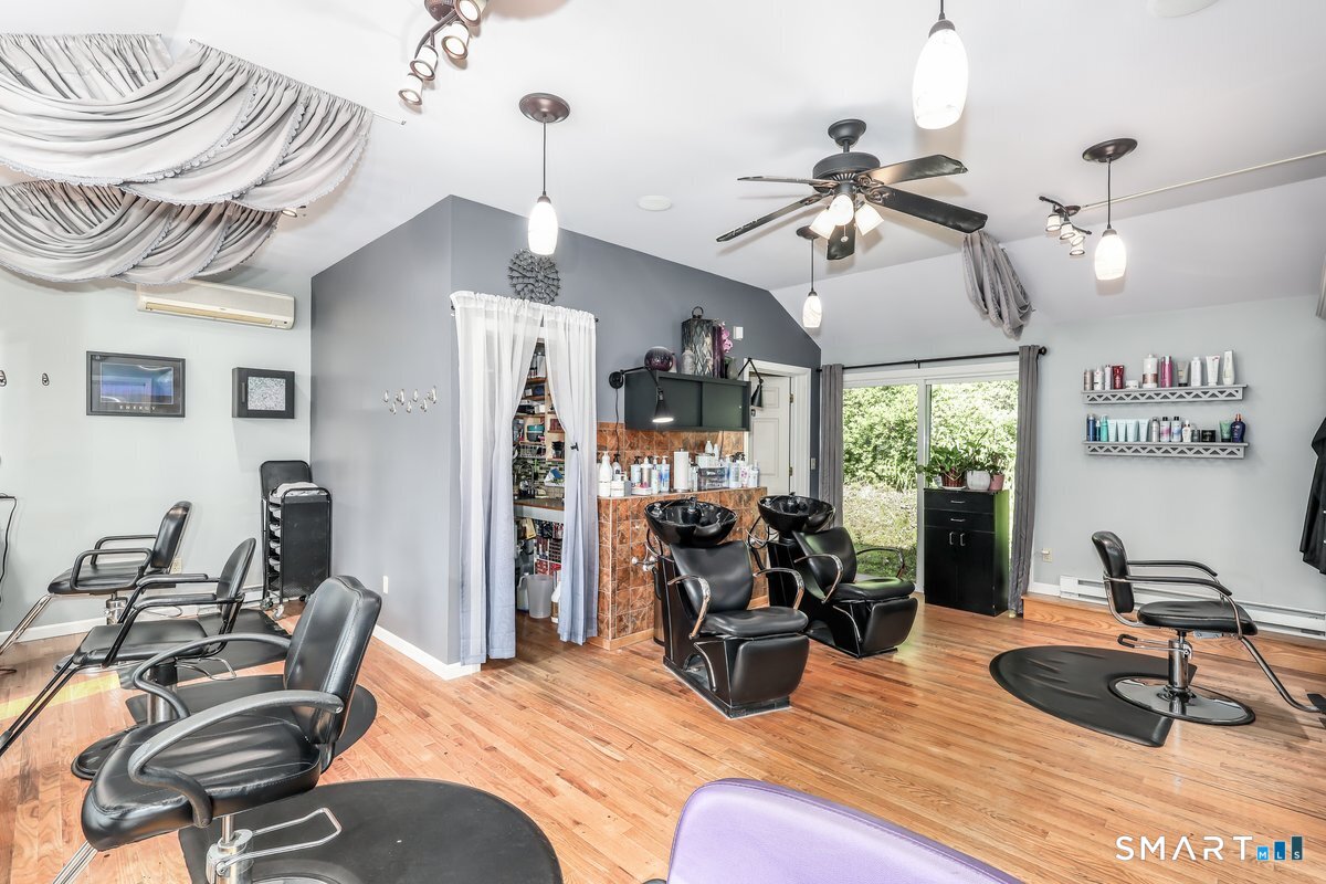 121 Litchfield Road
