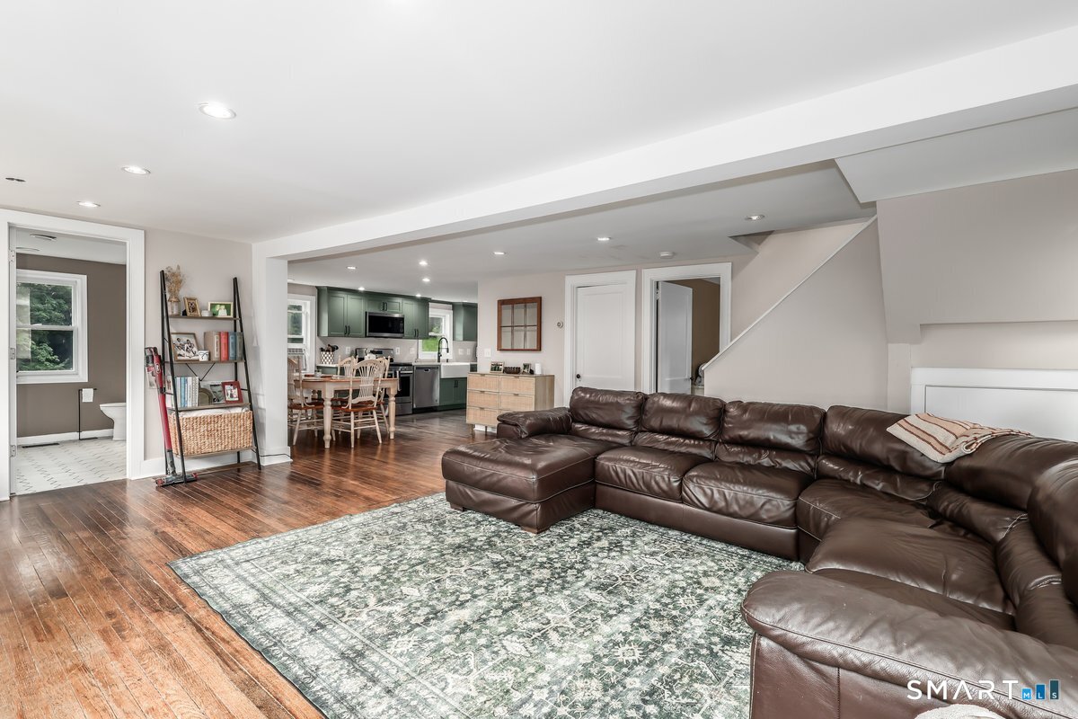 18 Hinckley Road