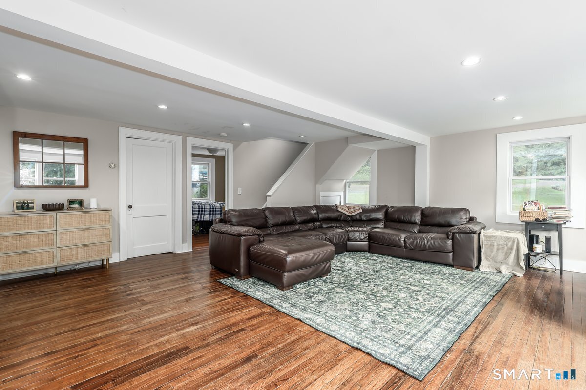 18 Hinckley Road