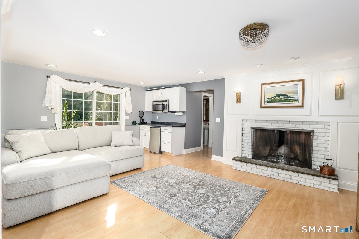 41 High Ridge Road