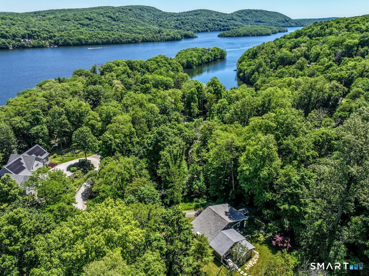 3 Ledgewood Drive