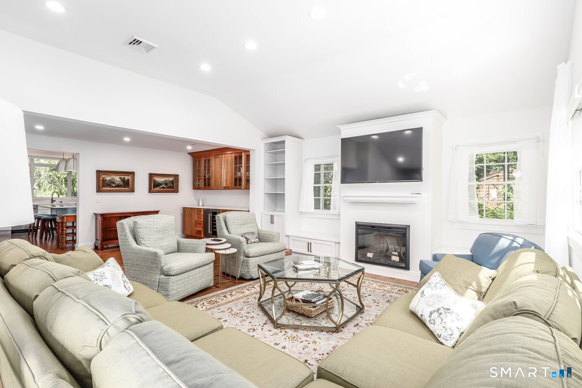 3 Ledgewood Drive