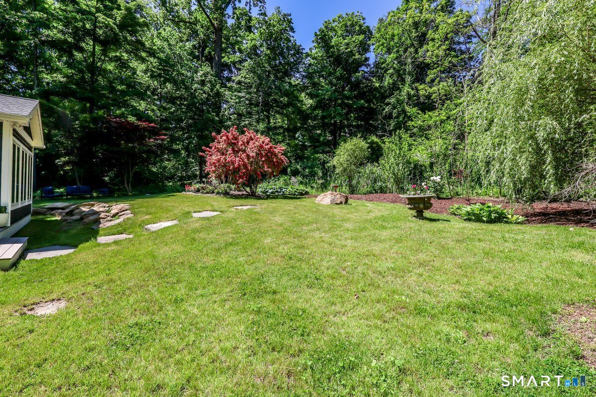 3 Ledgewood Drive